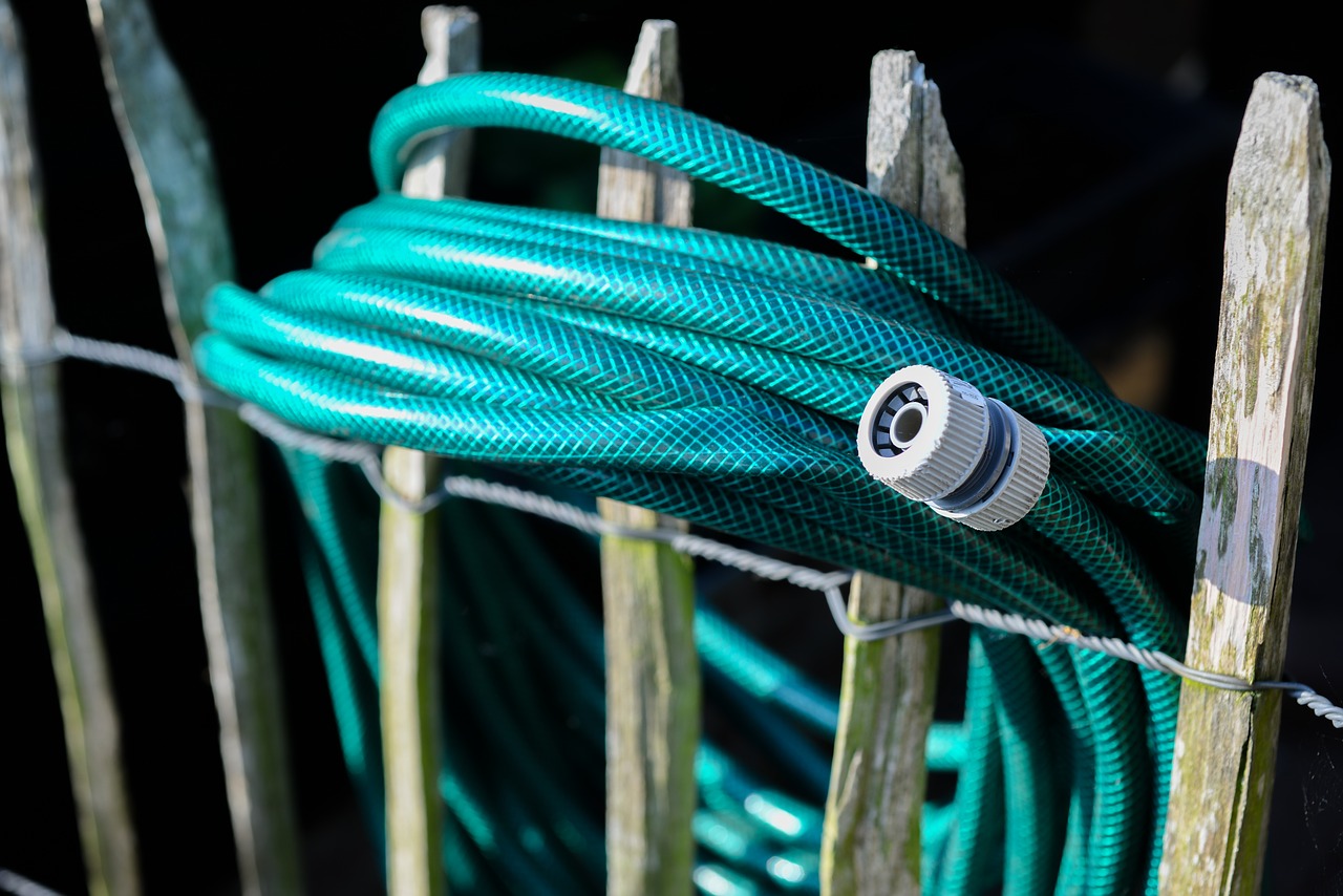 EVERYTHING YOU NEED TO KNOW ABOUT THE GARDEN HOSE EVERYTHING YOU NEED TO KNOW ABOUT THE GARDEN HOSE